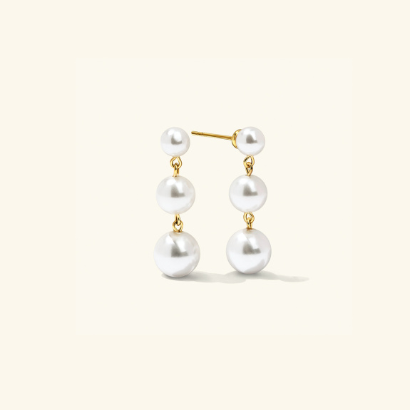 Triple Pearl Earrings Gold in der Gruppe Shop / Ohrringe bei ANI (ANI-0523-008)
