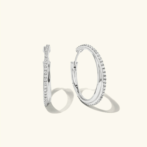Dualité Hoops Large Silver in der Gruppe Shop / Ohrringe bei ANI (ANI-1223-004)
